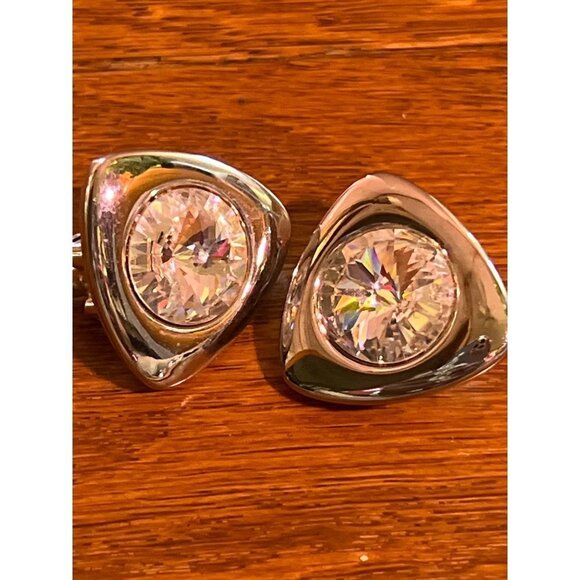 Vintage Modern Triangle Silver Clip-On Earrings - Picture 4 of 6